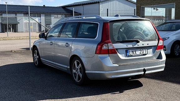 Volvo V70 6 of 27