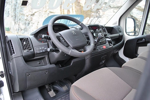 Peugeot Boxer 11 of 12
