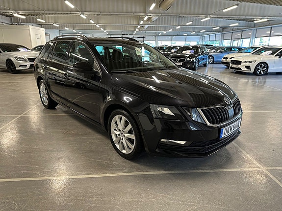 Skoda Octavia 2 of 5