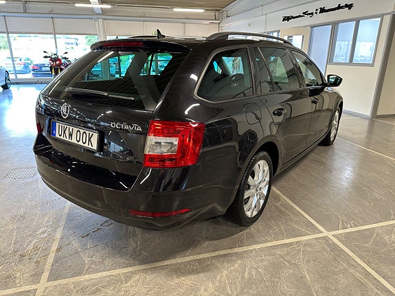 Skoda Octavia 3 of 5