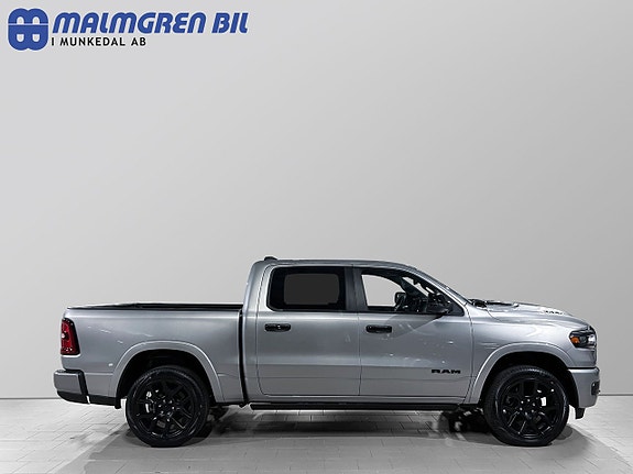 Dodge RAM 1500 2 of 5