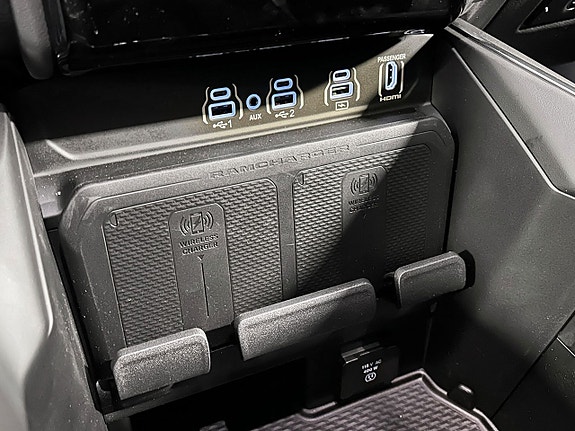 Dodge RAM 1500 24 of 30