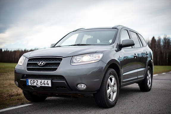 Hyundai Santa Fe 3 of 16