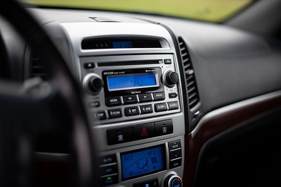 Hyundai Santa Fe 12 of 16