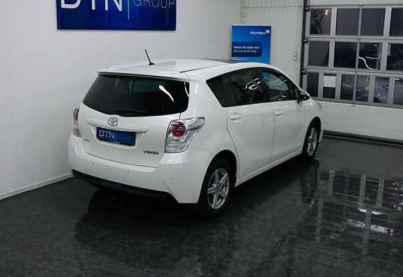 Toyota Verso 2 of 5