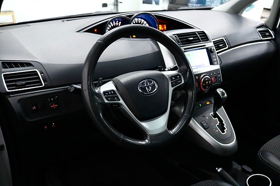 Toyota Verso 12 of 24