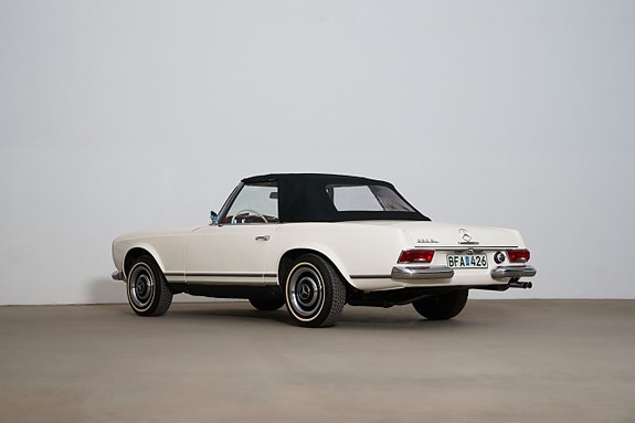 Mercedes-Benz 230 SL 6 of 26