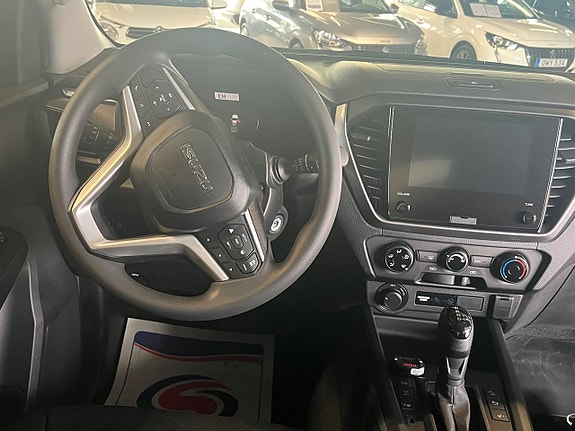 Isuzu D-max 9 of 12