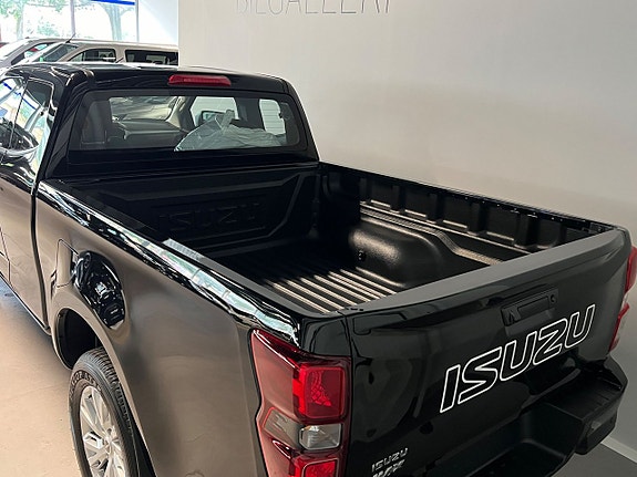 Isuzu D-max 4 of 12