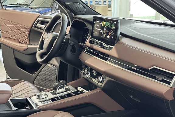 Mitsubishi Outlander 13 of 24