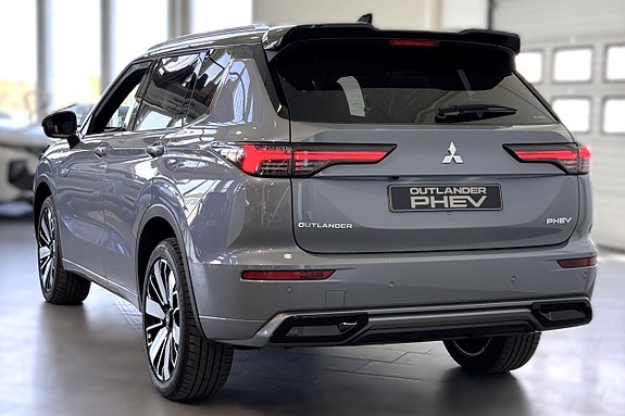 Mitsubishi Outlander 3 of 24
