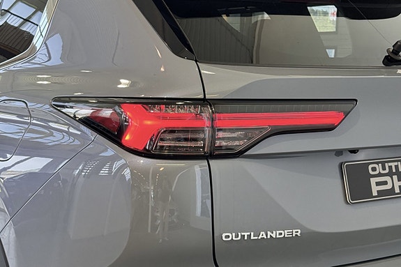Mitsubishi Outlander 4 of 24