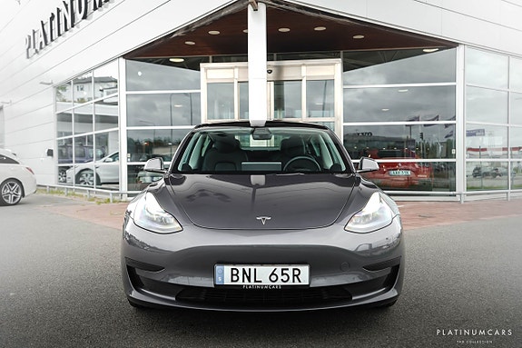 Tesla Model 3 3 of 16