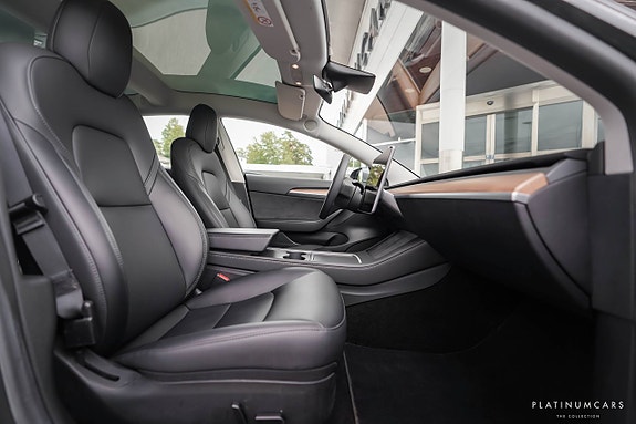 Tesla Model 3 9 of 16