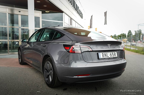 Tesla Model 3 15 of 16