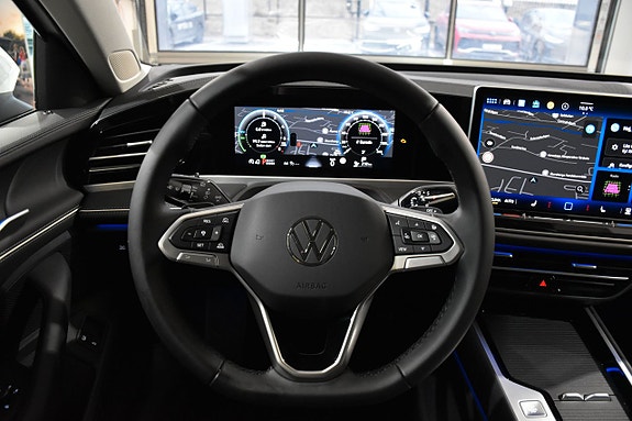 Volkswagen Passat 11 of 29