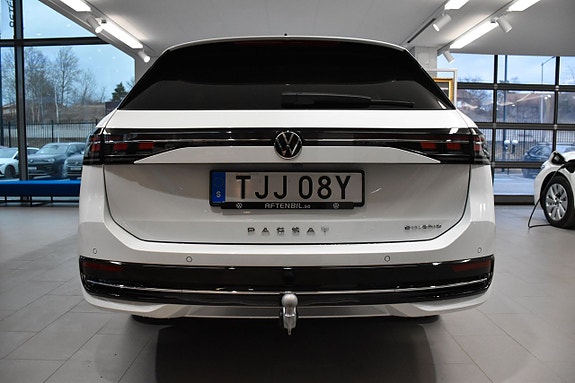 Volkswagen Passat 7 of 29