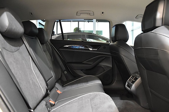 Volkswagen Passat 25 of 29