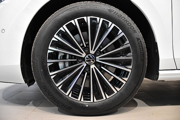 Volkswagen Passat 9 of 29