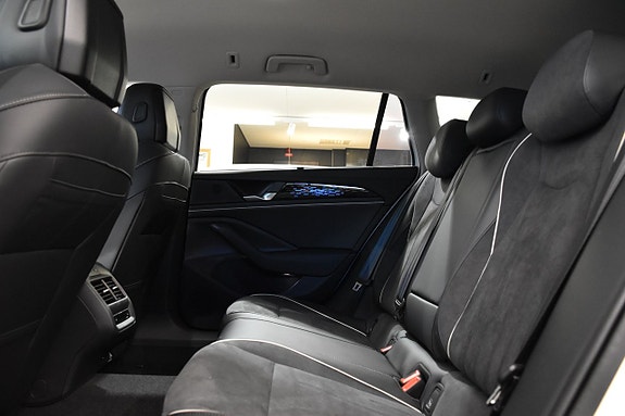 Volkswagen Passat 27 of 29