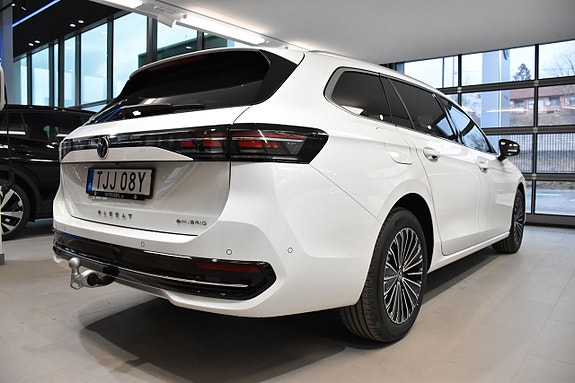 Volkswagen Passat 8 of 29