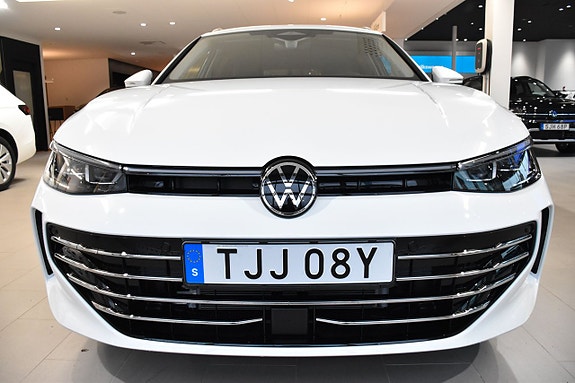 Volkswagen Passat 3 of 5