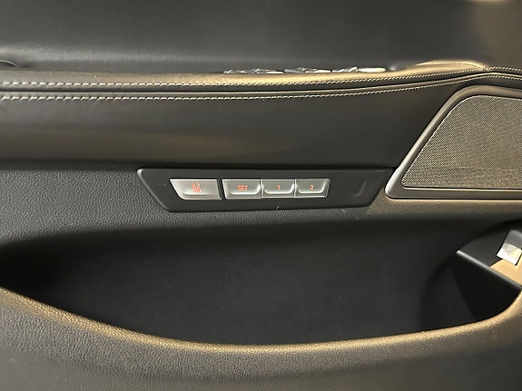 BMW 740Le 16 of 29