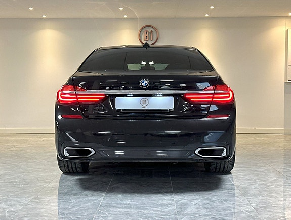 BMW 740Le 7 of 29