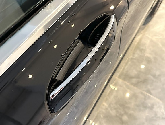 BMW 740Le 8 of 29