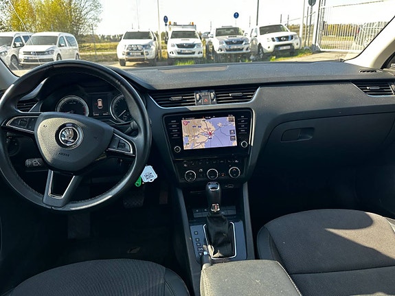 Skoda Octavia 14 of 23