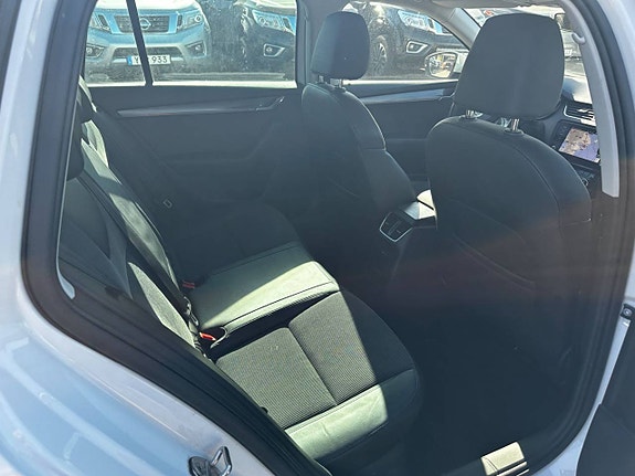 Skoda Octavia 11 of 23