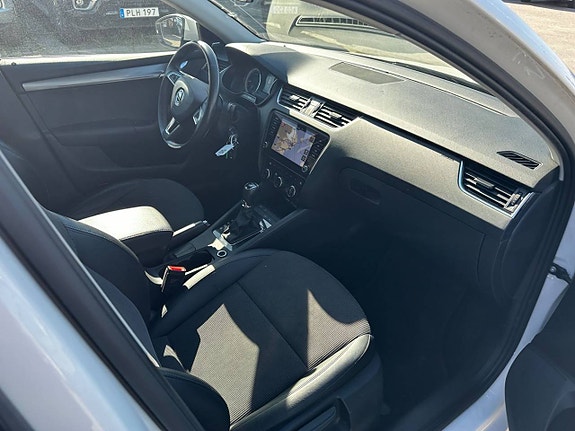 Skoda Octavia 12 of 23
