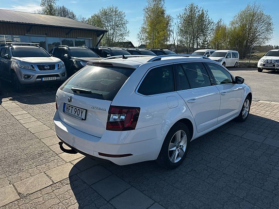 Skoda Octavia 3 of 5