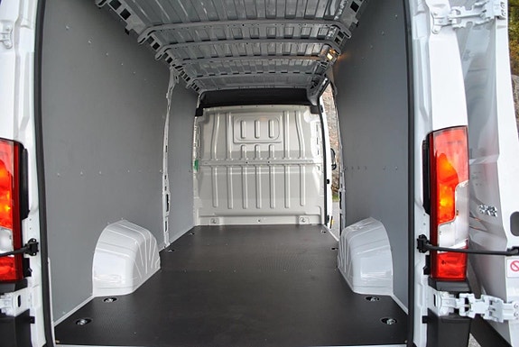 Peugeot Boxer 12 of 16
