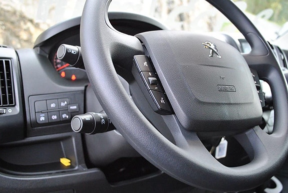 Peugeot Boxer 13 of 16