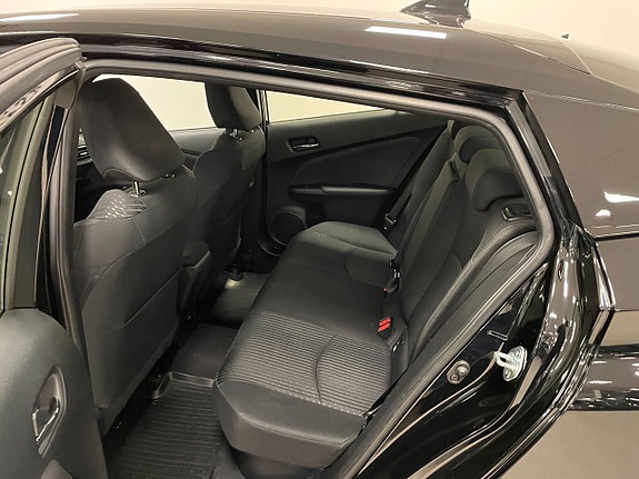 Toyota Prius 7 of 8