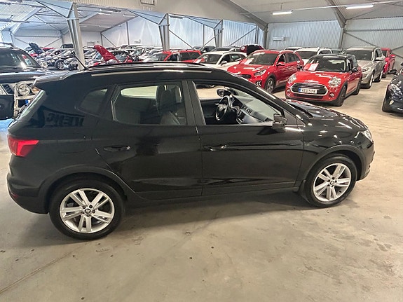 Seat Arona 3 of 5