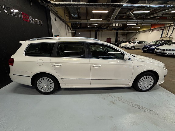 Volkswagen Passat 8 of 23