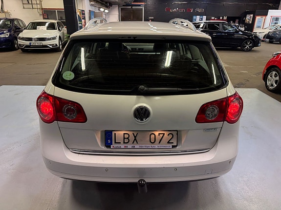 Volkswagen Passat 9 of 23