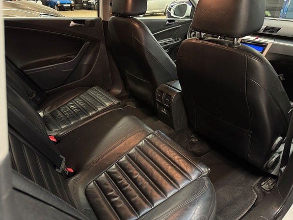 Volkswagen Passat 12 of 23