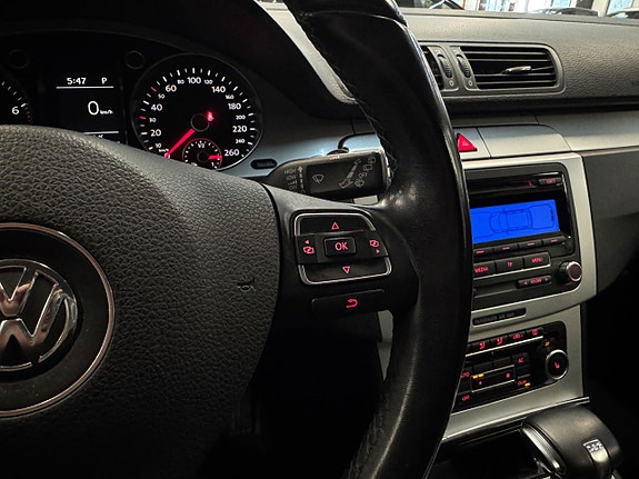 Volkswagen Passat 19 of 23