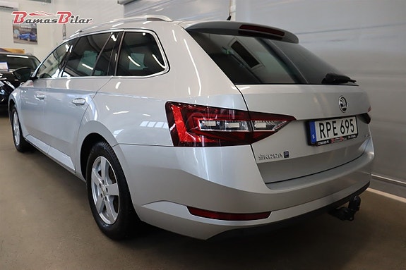 Skoda Superb 3 of 5