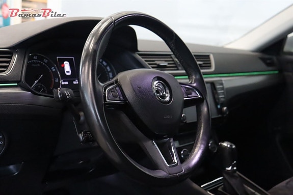 Skoda Superb 16 of 27