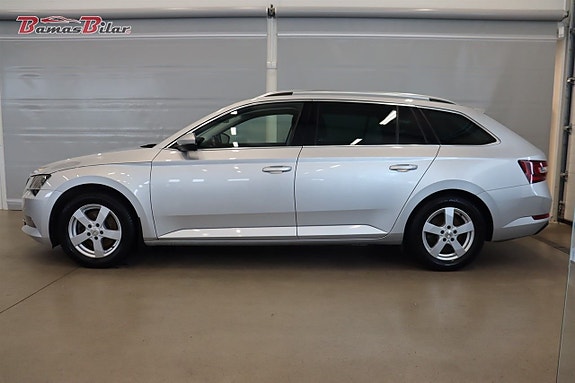 Skoda Superb 2 of 5