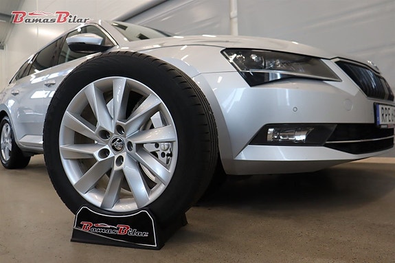 Skoda Superb 18 of 27