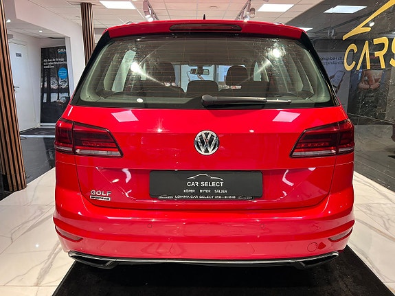 Volkswagen Golf Sportsvan 4 of 26
