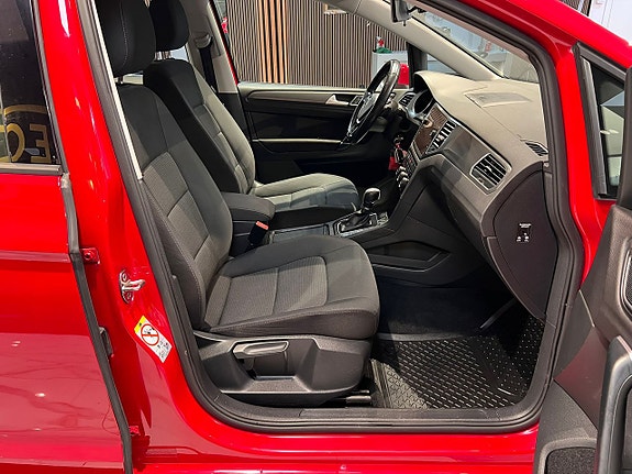 Volkswagen Golf Sportsvan 15 of 26