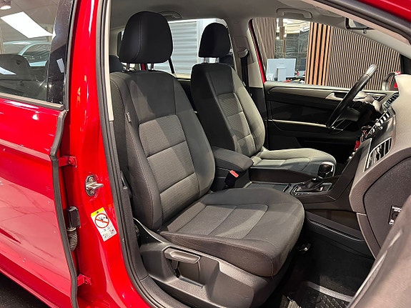 Volkswagen Golf Sportsvan 16 of 26