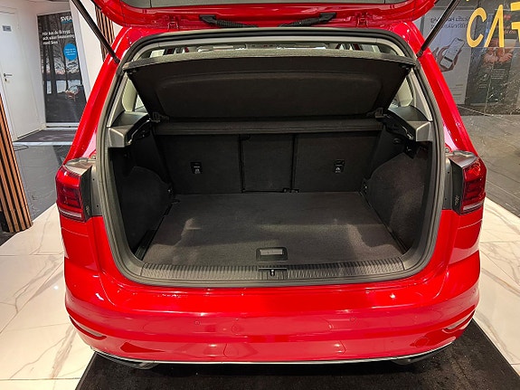 Volkswagen Golf Sportsvan 5 of 26
