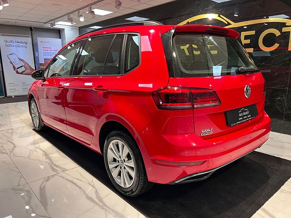Volkswagen Golf Sportsvan 3 of 26